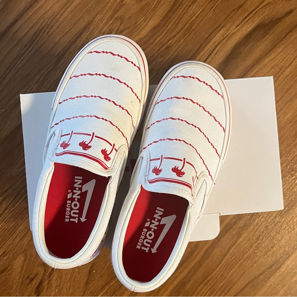 IN N OUT Drink cup shoes